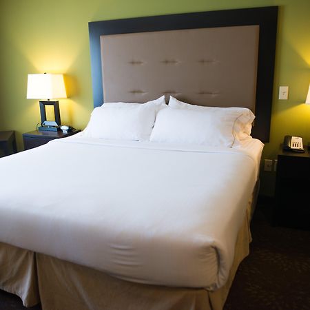 Holiday Inn Express & Suites Northwood By Ihg Silver Lake Exteriér fotografie