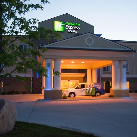 Holiday Inn Express & Suites Northwood By Ihg Silver Lake Exteriér fotografie