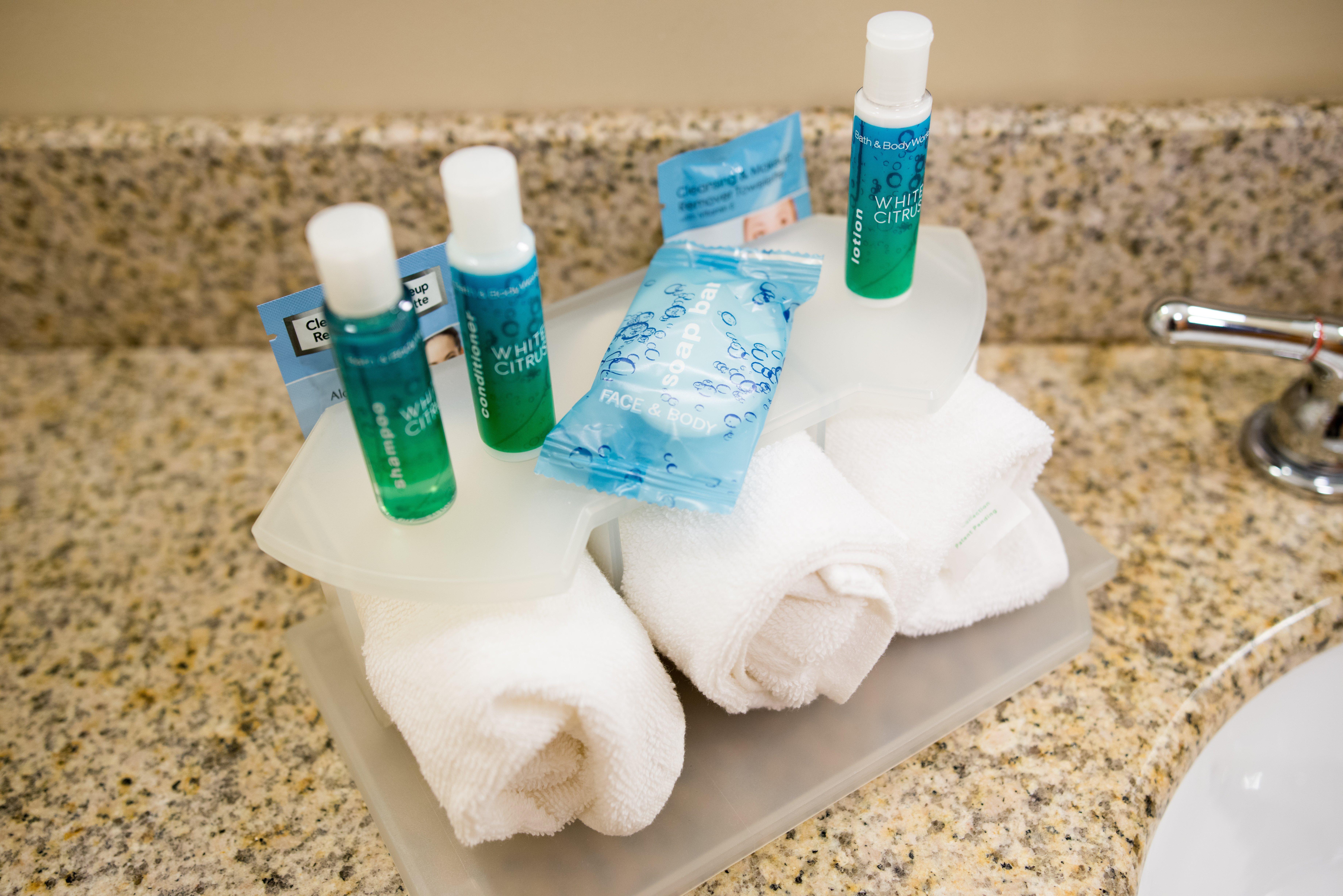 Holiday Inn Express & Suites Northwood By Ihg Silver Lake Exteriér fotografie
