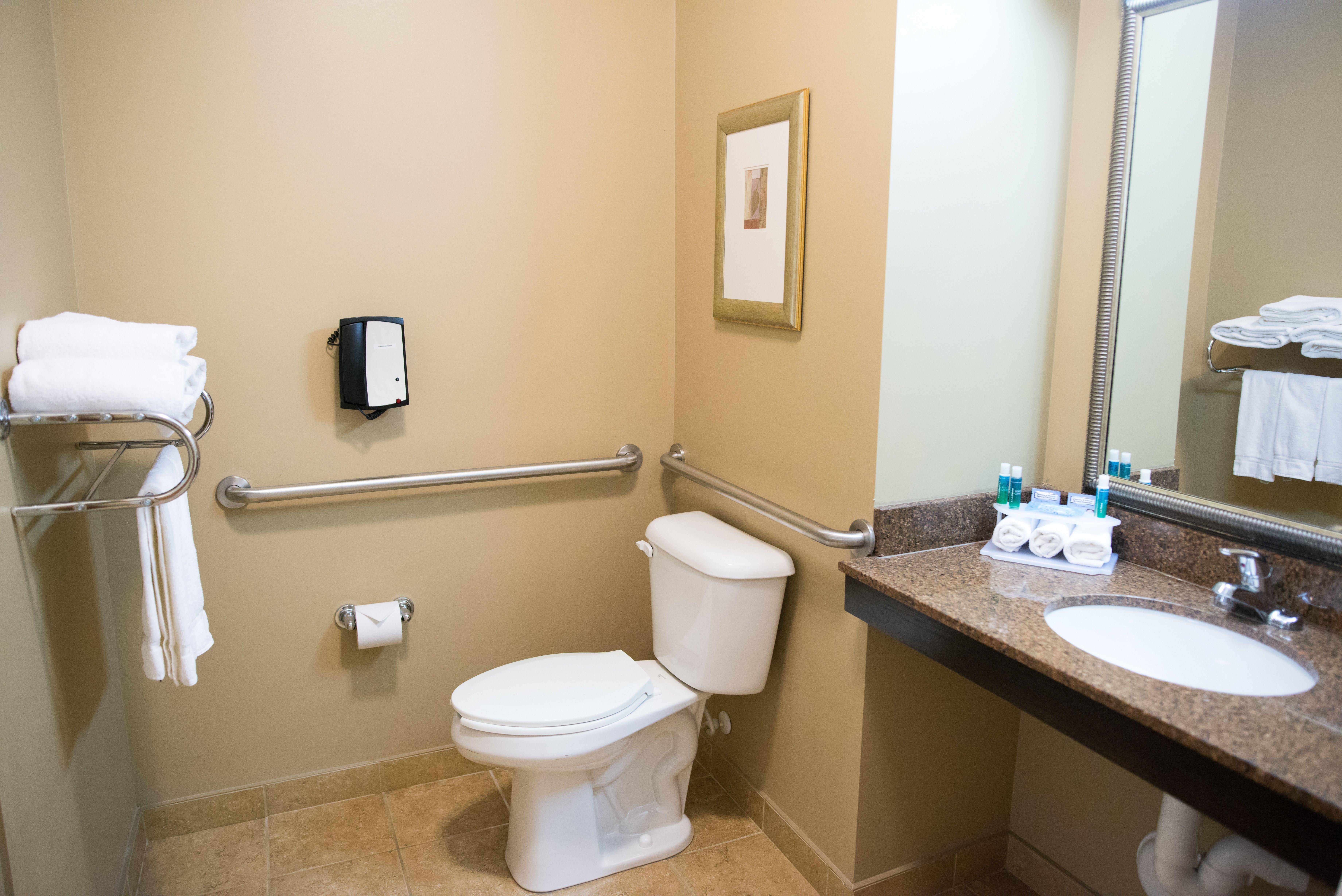 Holiday Inn Express & Suites Northwood By Ihg Silver Lake Exteriér fotografie