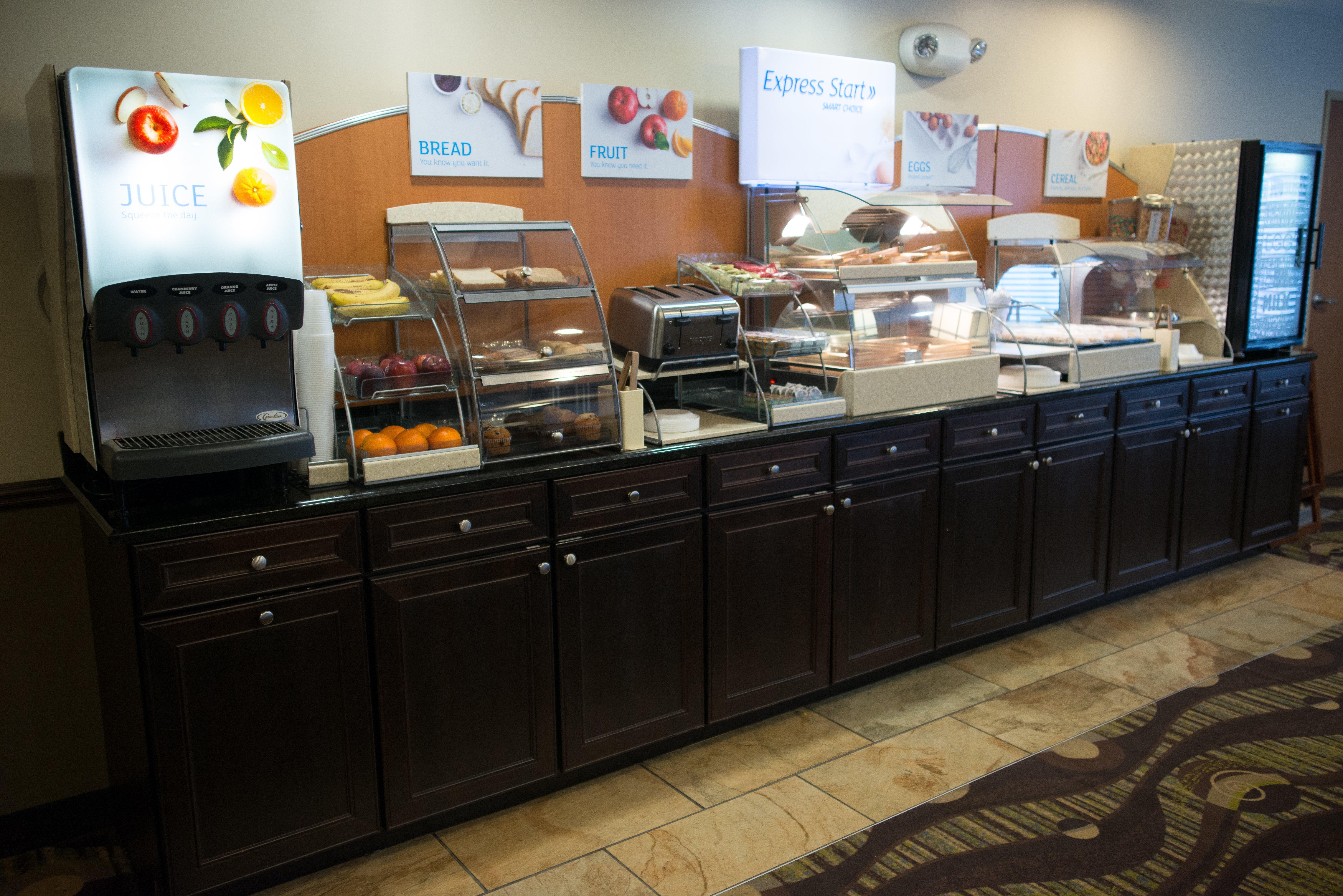 Holiday Inn Express & Suites Northwood By Ihg Silver Lake Exteriér fotografie