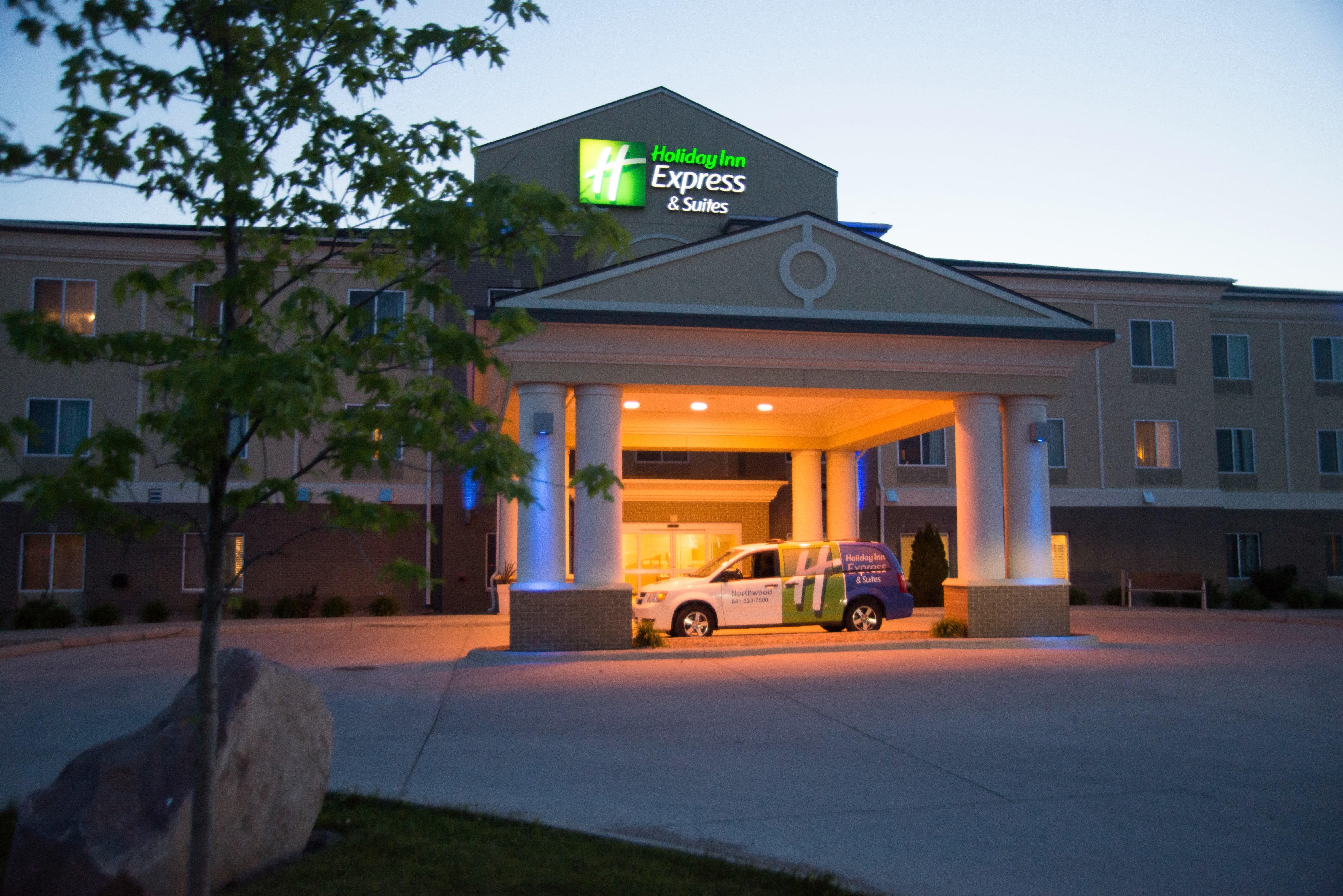Holiday Inn Express & Suites Northwood By Ihg Silver Lake Exteriér fotografie