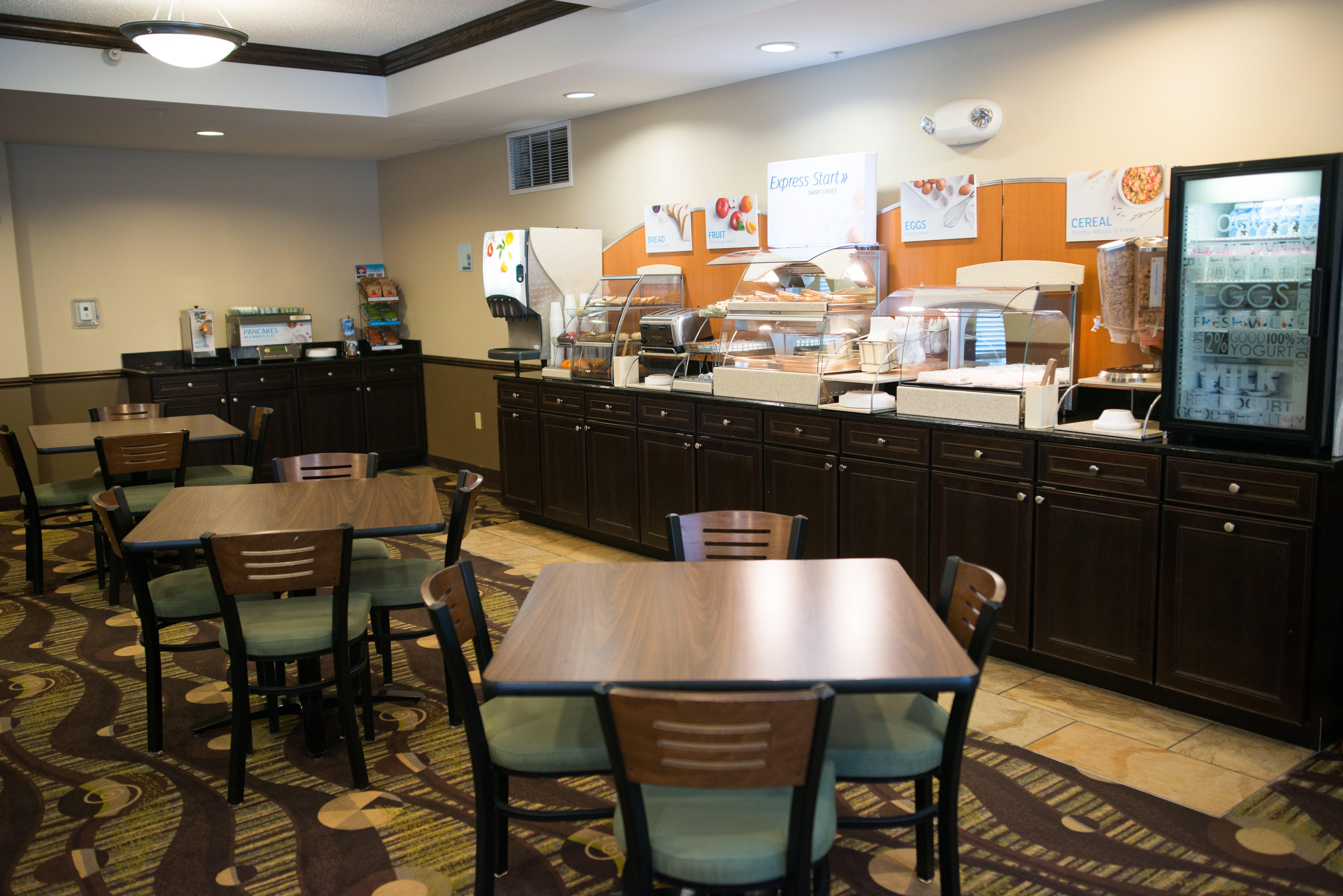 Holiday Inn Express & Suites Northwood By Ihg Silver Lake Exteriér fotografie