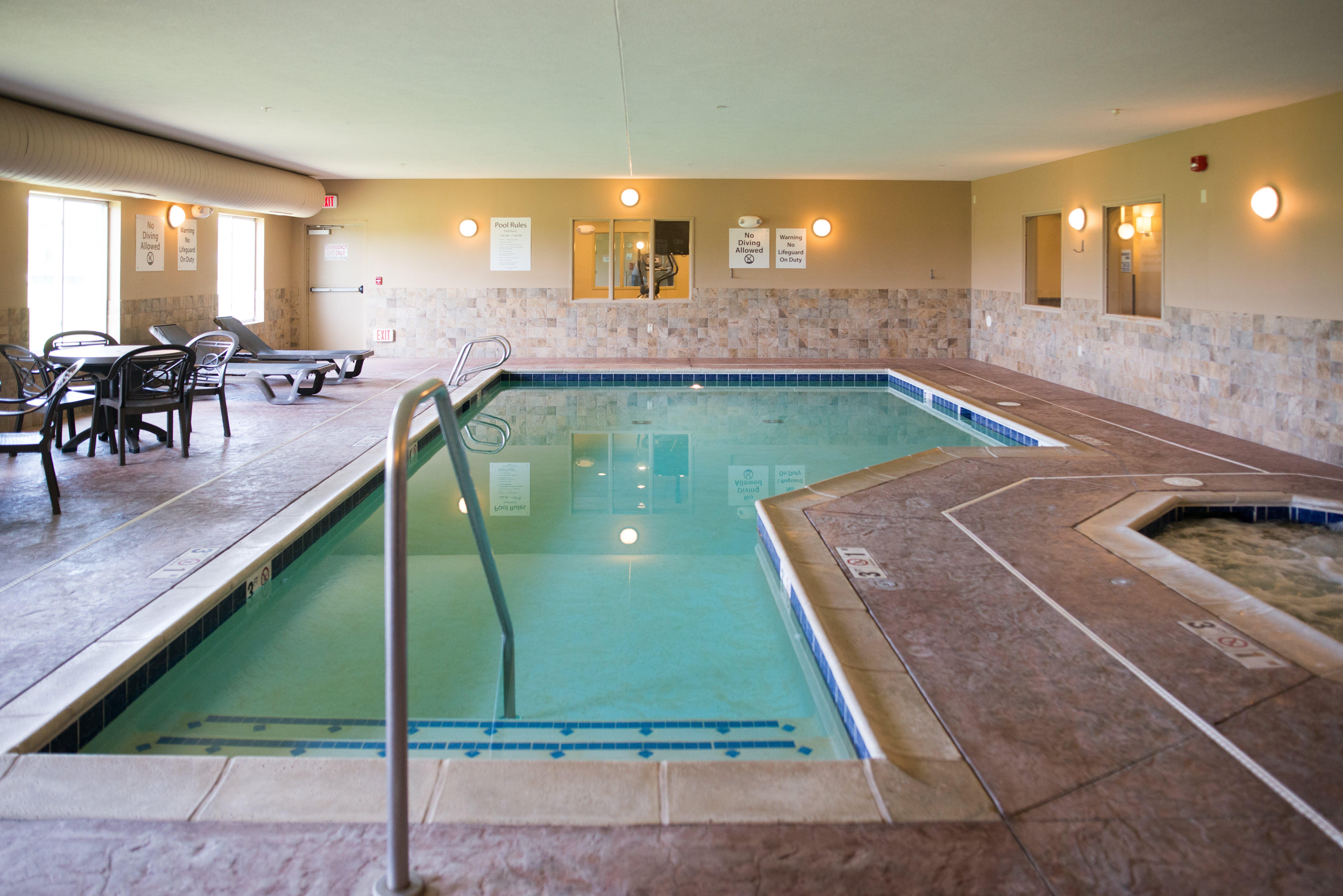 Holiday Inn Express & Suites Northwood By Ihg Silver Lake Exteriér fotografie