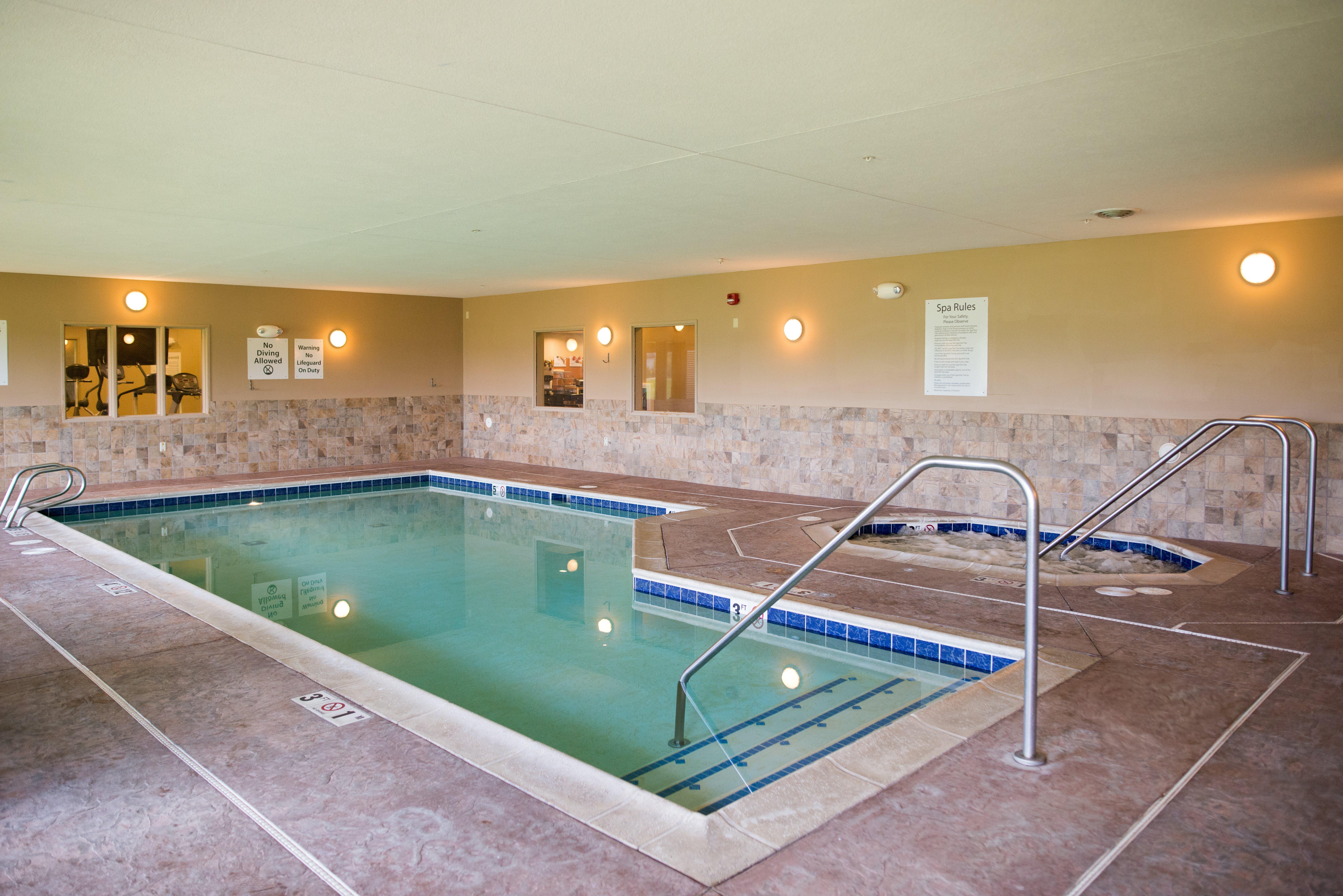 Holiday Inn Express & Suites Northwood By Ihg Silver Lake Exteriér fotografie