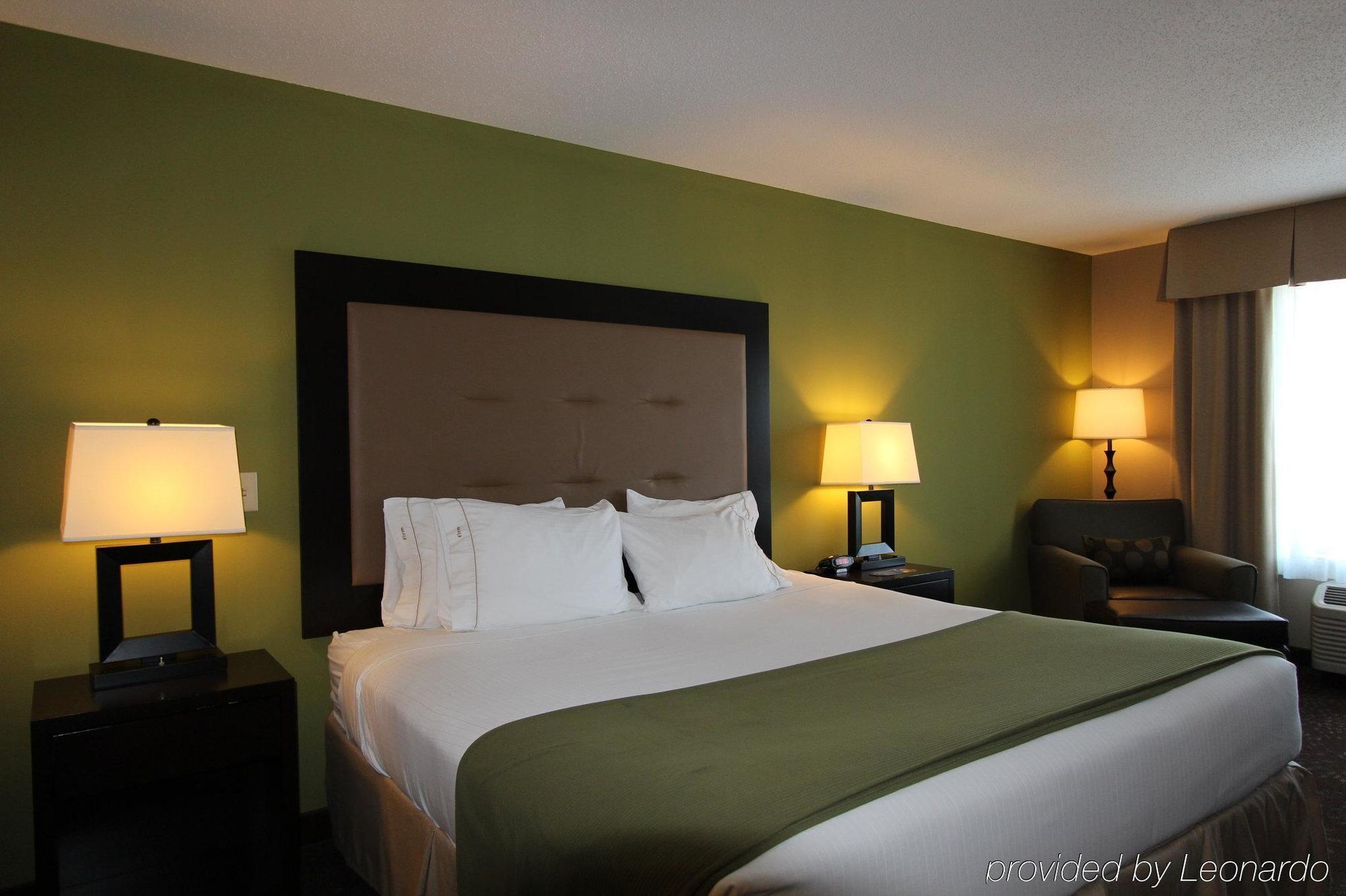 Holiday Inn Express & Suites Northwood By Ihg Silver Lake Exteriér fotografie