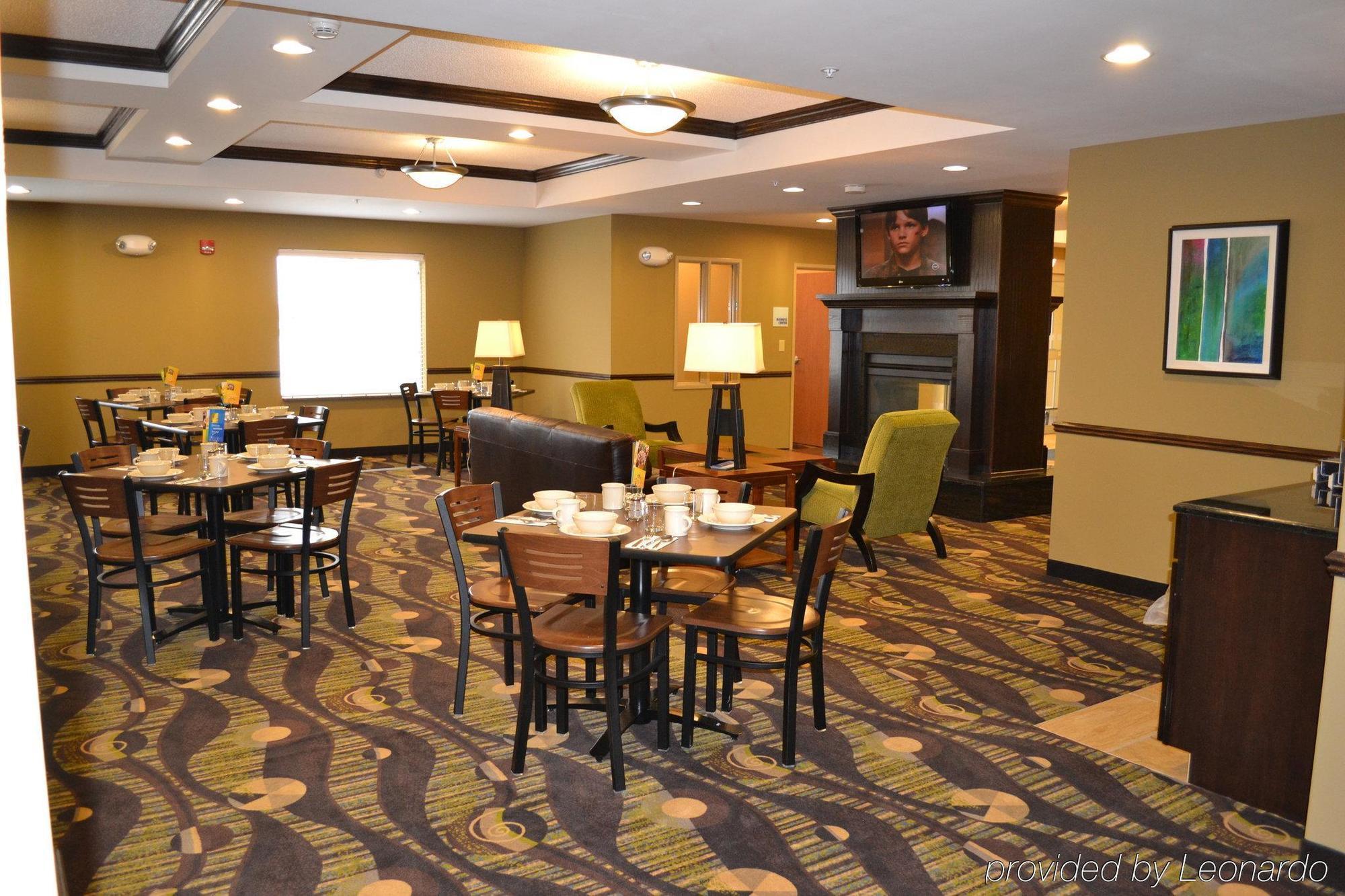 Holiday Inn Express & Suites Northwood By Ihg Silver Lake Exteriér fotografie